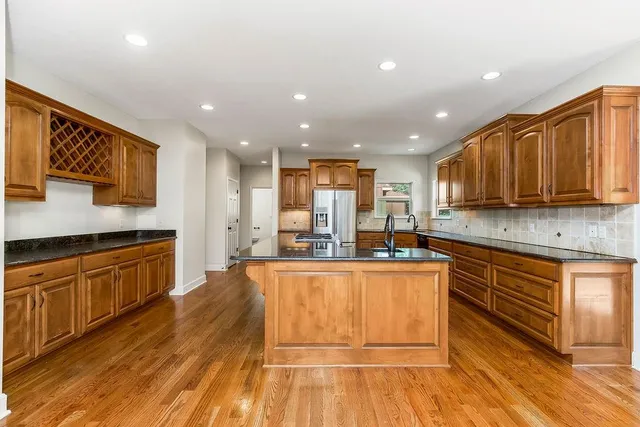 $580,000 | 875 Clearview Drive, Lansing, KS 66043