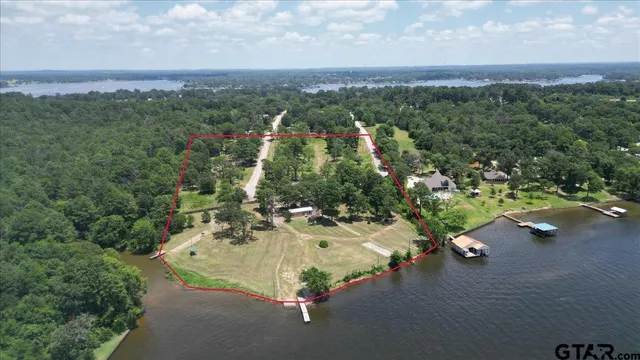 $1,050,000 | 17440 County Road 1182, Flint, TX 75762