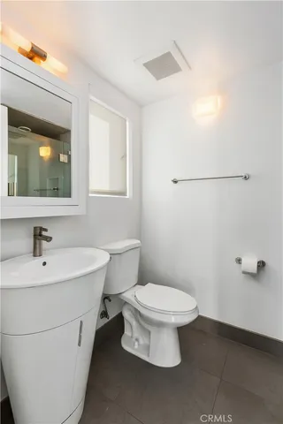 a view of entryway with a front door