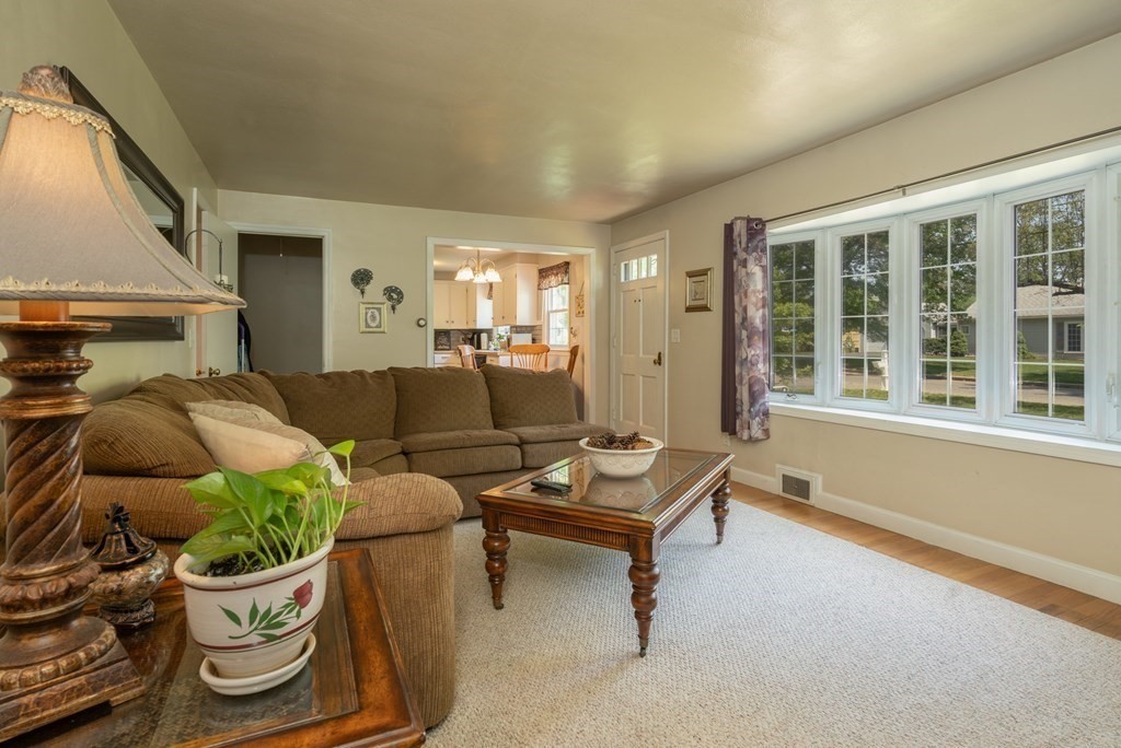 22 Jeffrey Road Springfield, MA 01119 - Photo 12 of 36 Gallery Image 12