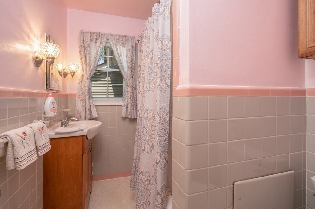 22 Jeffrey Road Springfield, MA 01119 - Photo 17 of 36 Gallery Image 17