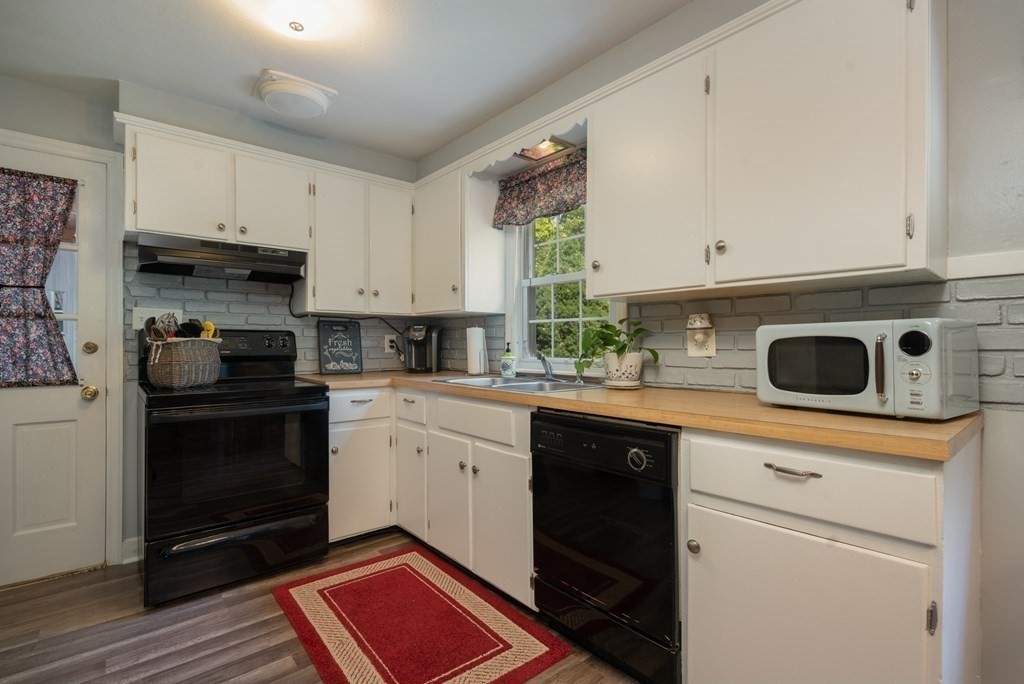 22 Jeffrey Road Springfield, MA 01119 - Photo 8 of 36 Gallery Image 8