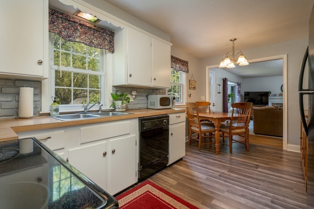 22 Jeffrey Road Springfield, MA 01119 - Photo 10 of 36 Gallery Image 10