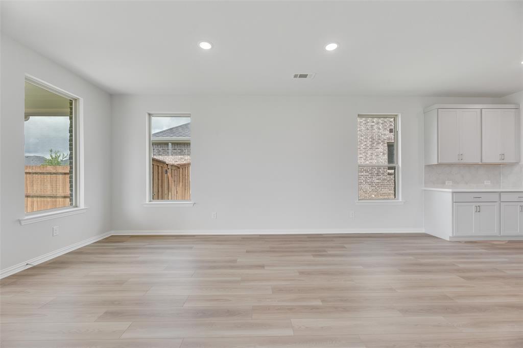 5800 Edward Drive Aubrey, TX 76227 - Photo 11 of 33