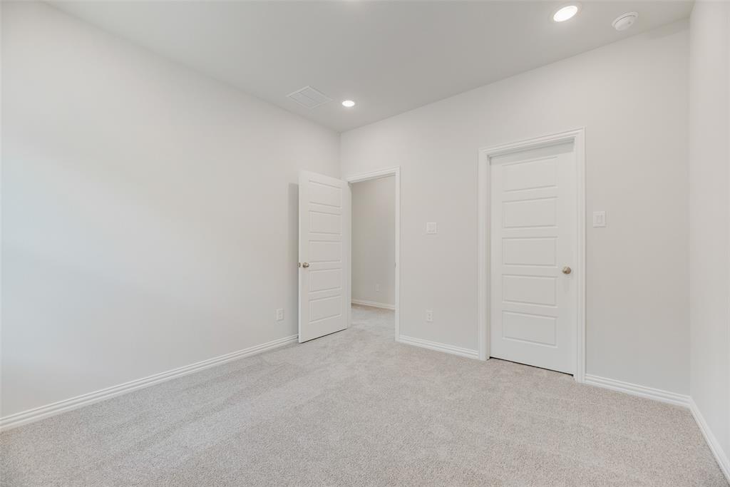 5800 Edward Drive Aubrey, TX 76227 - Photo 14 of 33