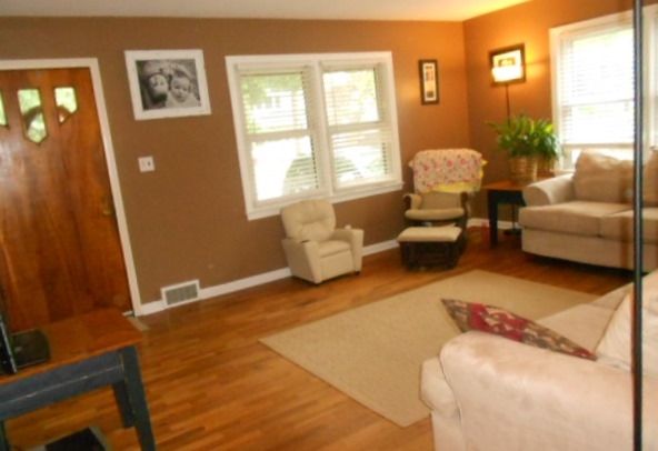 227 Rockingham Avenue Alma, MI 48801 - Photo 2 of 17 1821118-1.JPG
