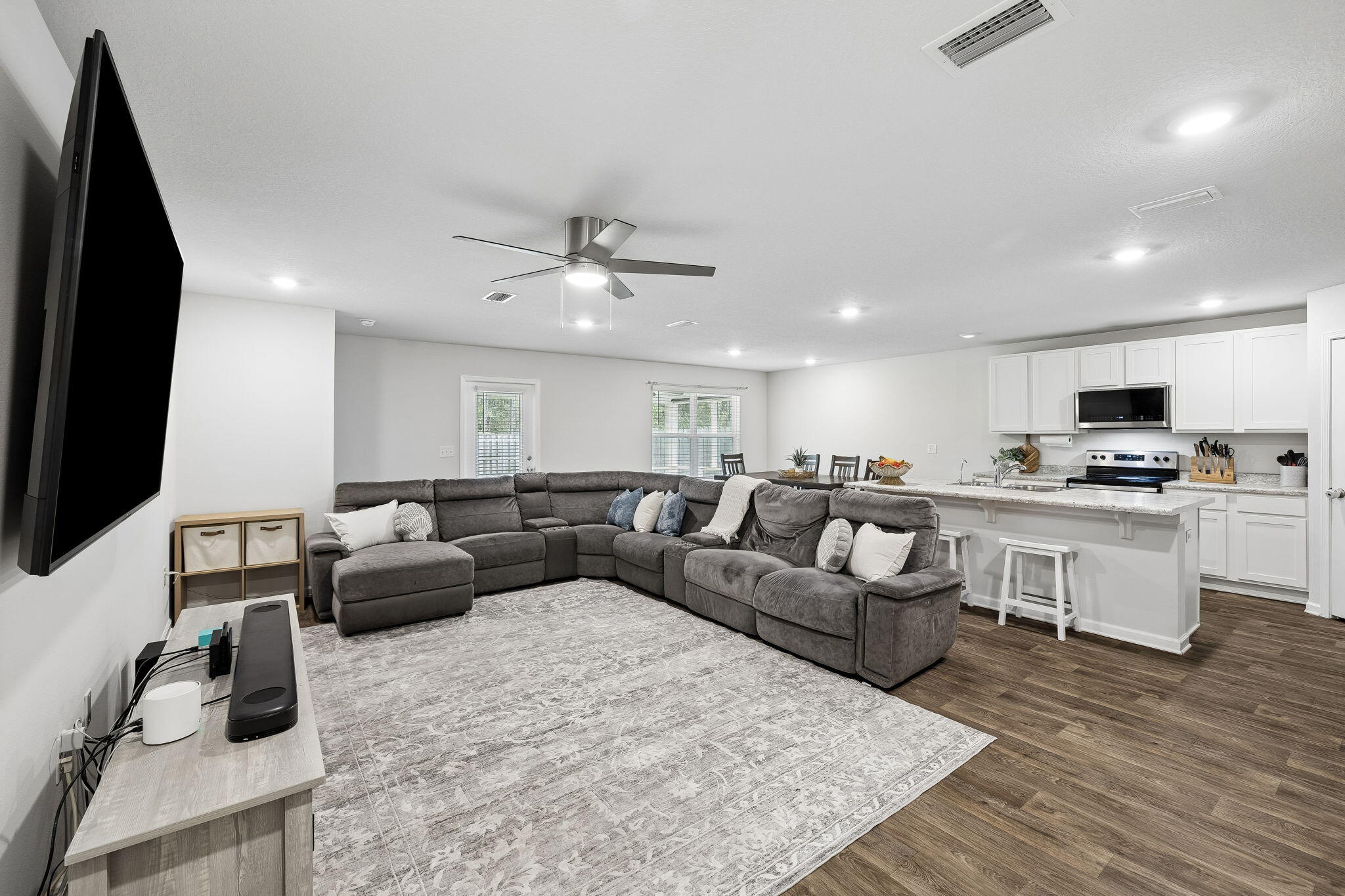 324 This Way Freeport, FL 32439 - Photo 14 of 70 Living Room