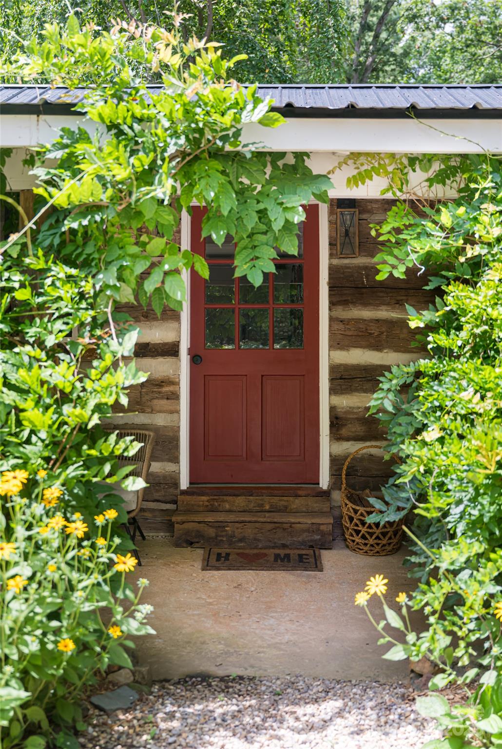 3 Lone Pine Road Biltmore Forest, NC 28803 - Photo 34 of 47 a view of a backyard with plants