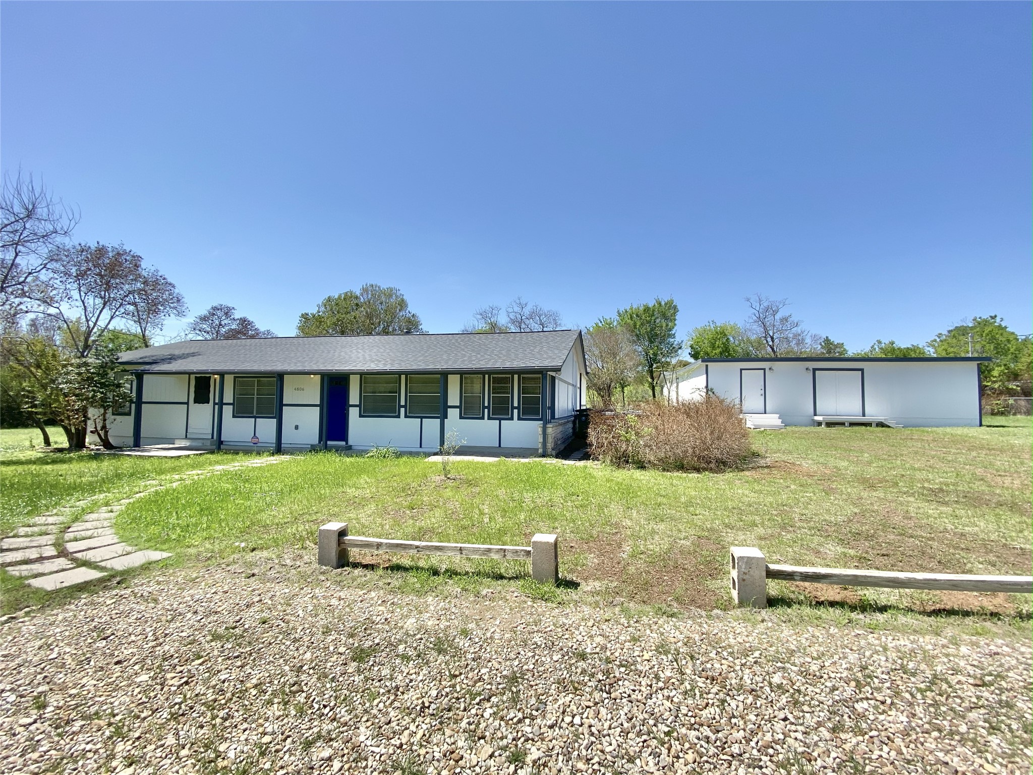 4806 Pecan Springs Road Austin, TX 78723 - Photo 11 of 20