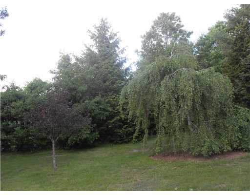14 Babcock Road Westerly, RI 02891 - Photo 2 of 14 Yard/Garden.
