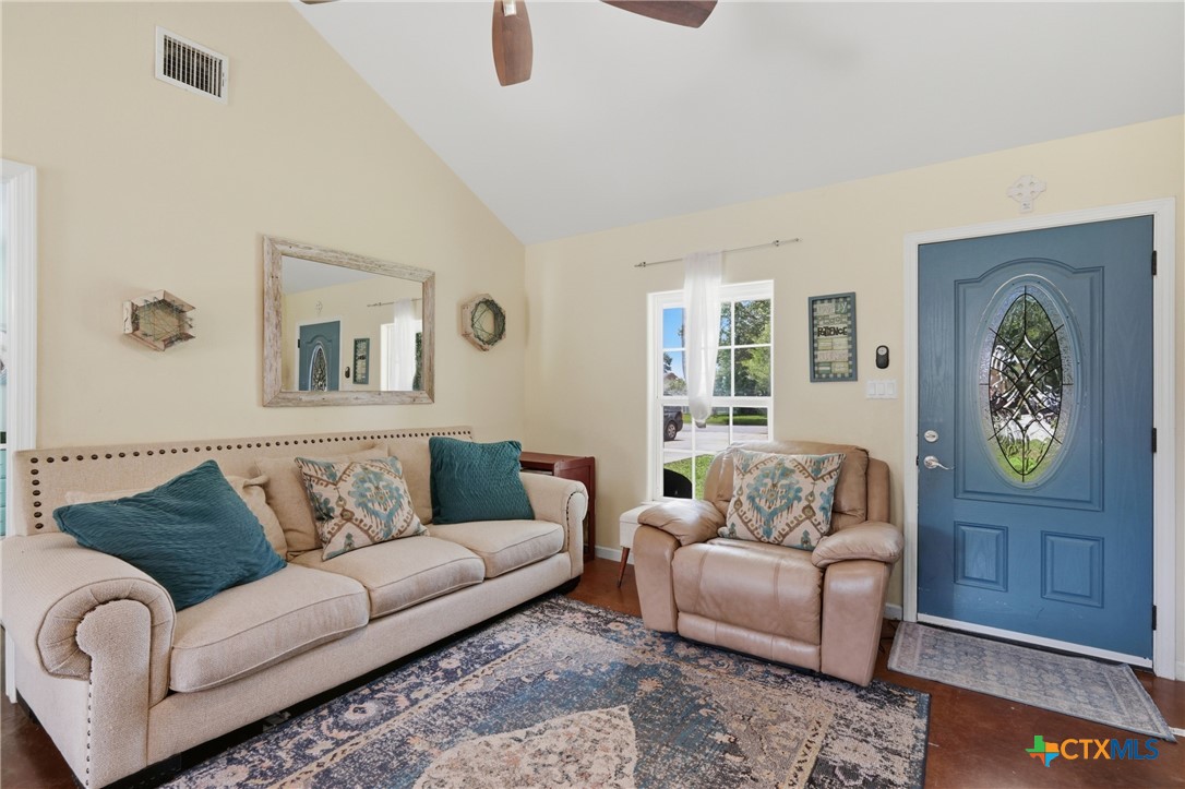 554 West Austin Street Luling, TX 78648 - Photo 10 of 47