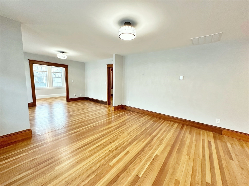 75 Governor Winthrop Road Somerville, MA 02145 - Photo 14 of 35