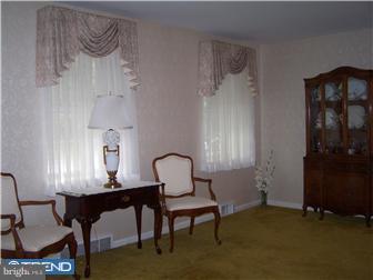 409 Paper Mill Road Glenside, PA 19038 - Photo 2 of 12 Living Room