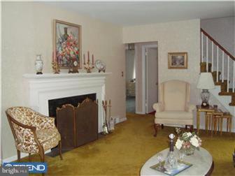 409 Paper Mill Road Glenside, PA 19038 - Photo 3 of 12 Living Room