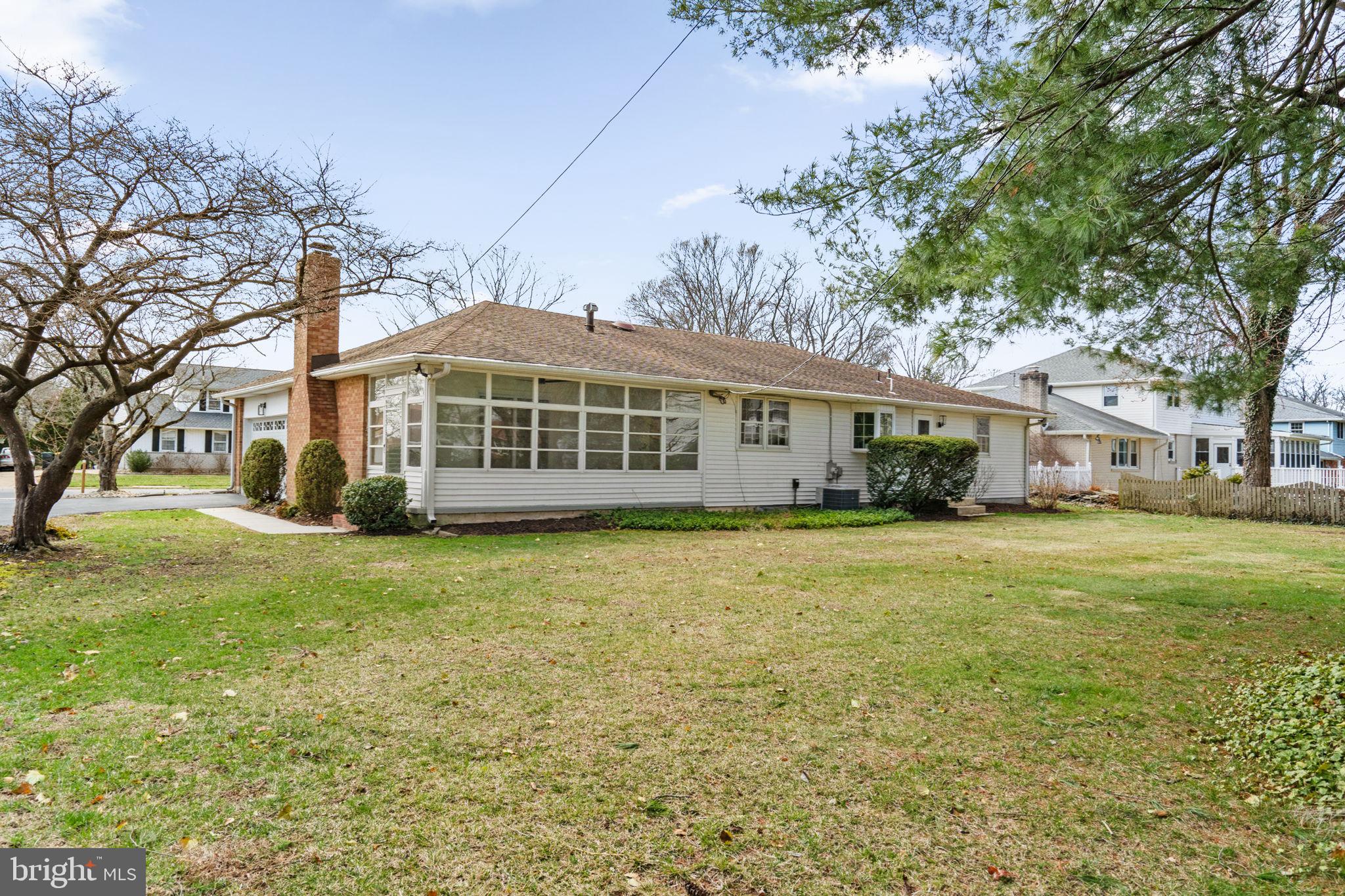 2529 Raven Road Wilmington, DE 19810 - Photo 76 of 80 a front view of a house with a garden