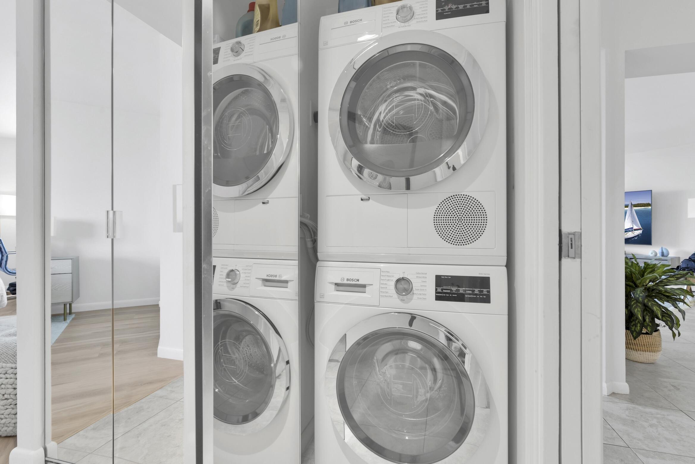 500 South Ocean Boulevard, Unit 2203 Boca Raton, FL 33432 - Photo 46 of 69 Washer and Dryer