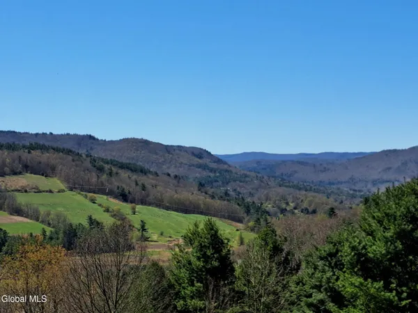 $299,900 | 277 Breese Hollow Road, Hoosick, NY 12089