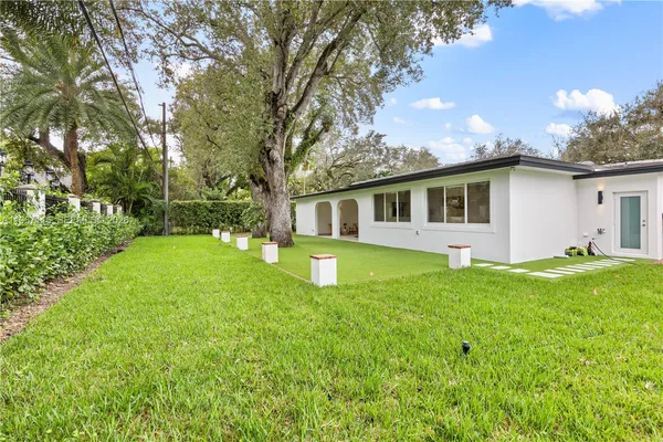 $13,500 | 6011 Maynada Street, Coral Gables, FL 33146