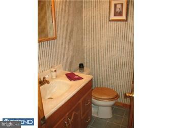 1424 Grace Road Swarthmore, PA 19081 - Photo 7 of 11