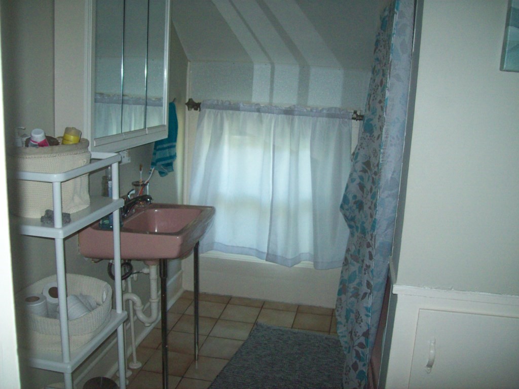 439 Middle Street Fall River, MA 02724 - Photo 8 of 16 Gallery Image 8