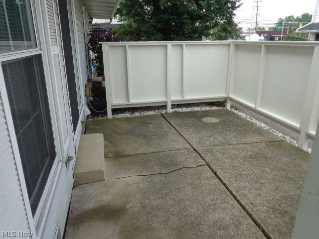 6565 Engle Road, Unit 40B Brook Park, OH 44142 - Photo 3 of 21 Patio