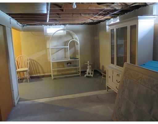 18 Mary Coburn Road Springfield, MA 01129 - Photo 20 of 25 a en suite bathroom with a sink and mirror