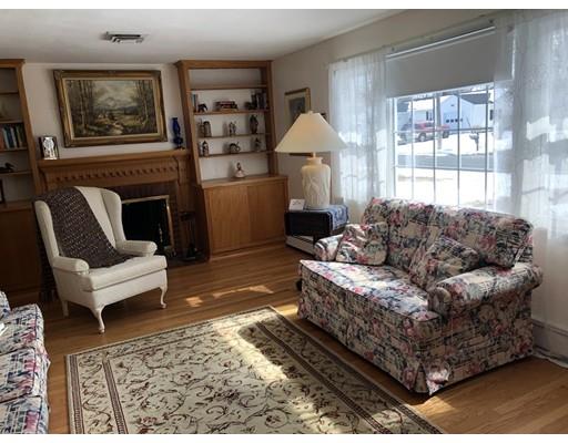 18 Mary Coburn Road Springfield, MA 01129 - Photo 10 of 25 a living room with furniture and a window