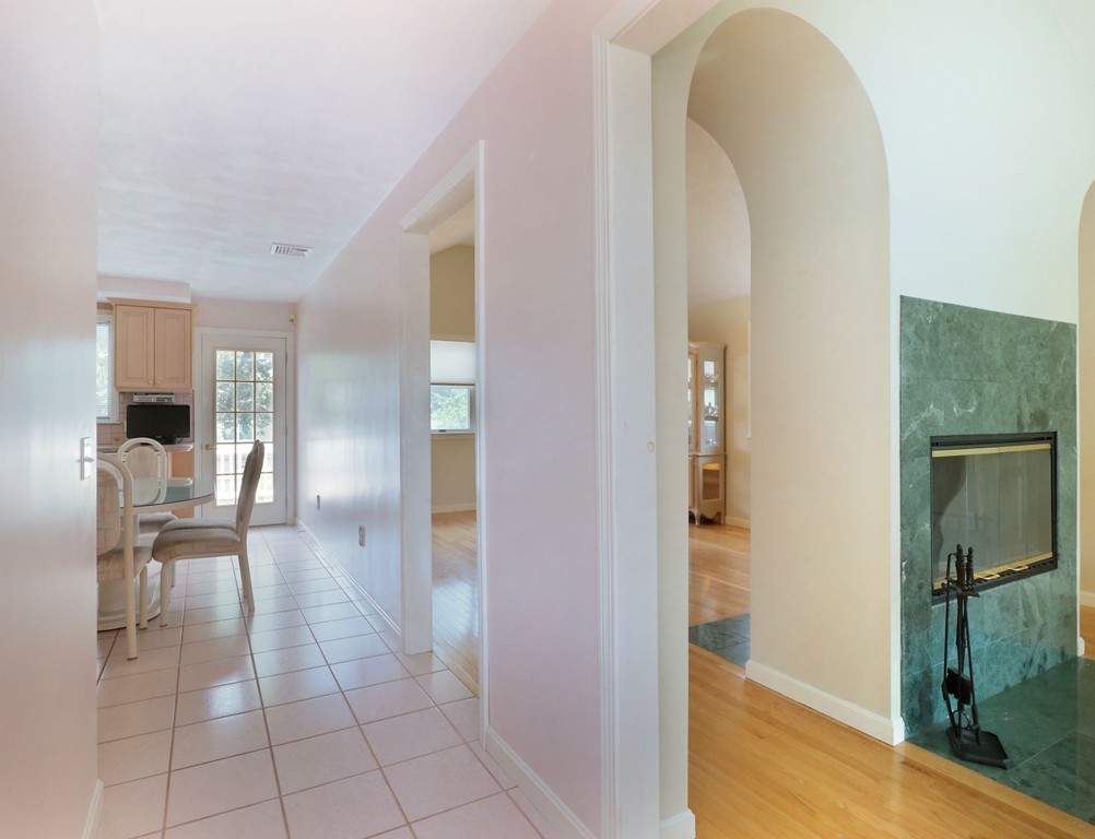 41 Feeney Road Norwood, MA 02062 - Photo 3 of 28 Gallery Image 3