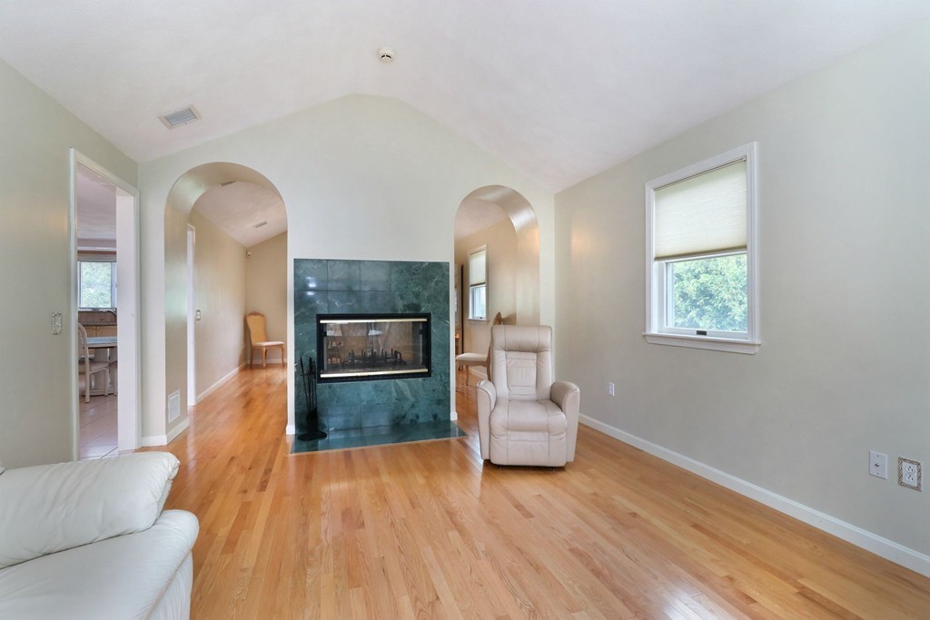 41 Feeney Road Norwood, MA 02062 - Photo 8 of 28 Gallery Image 8