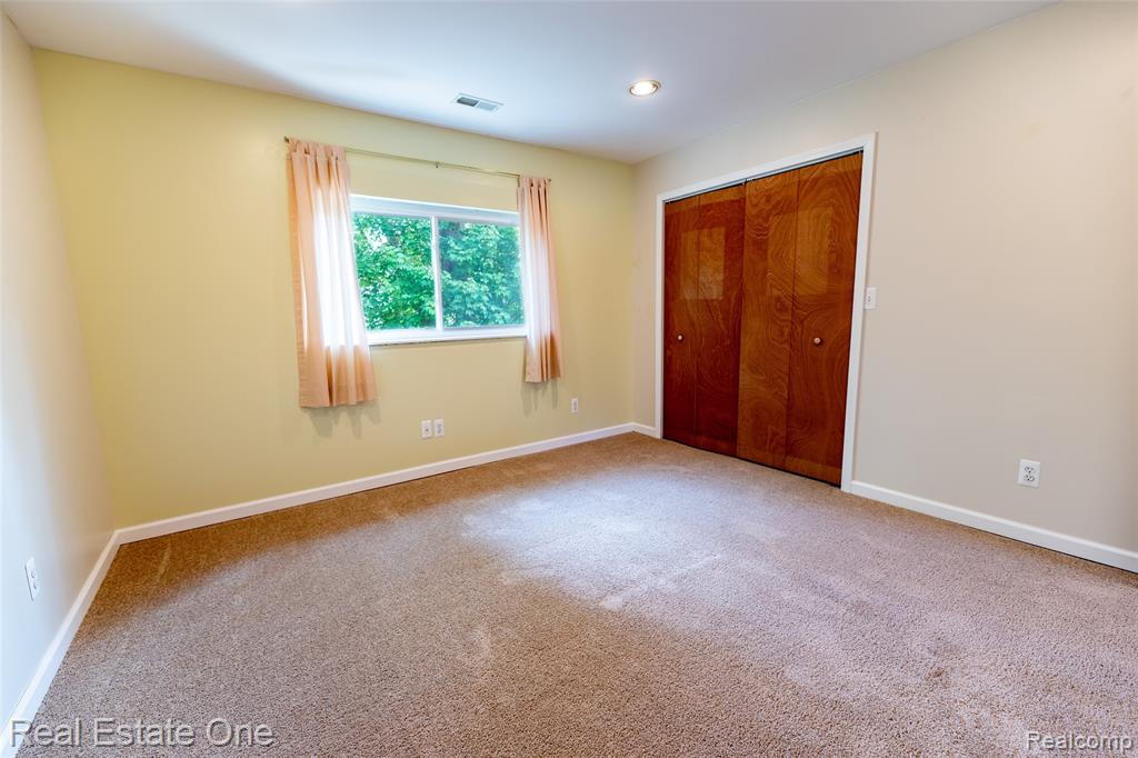 3180 Eastwood Drive Rochester, MI 48309 - Photo 35 of 45