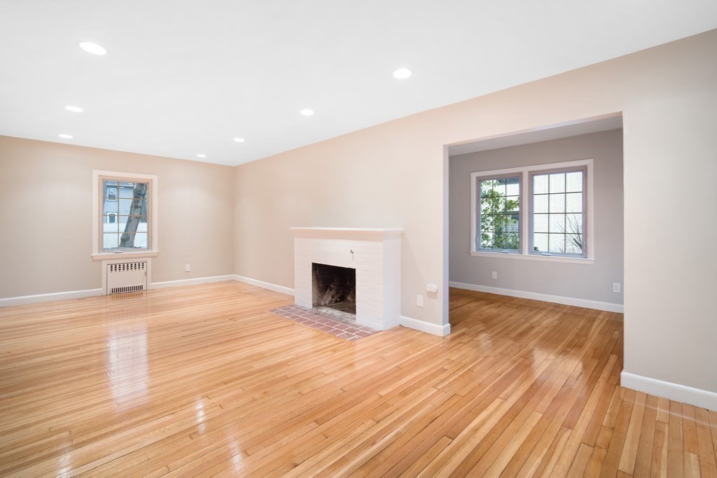 55 Perkins Street Springfield, MA 01118 - Photo 16 of 36 Gallery Image 16
