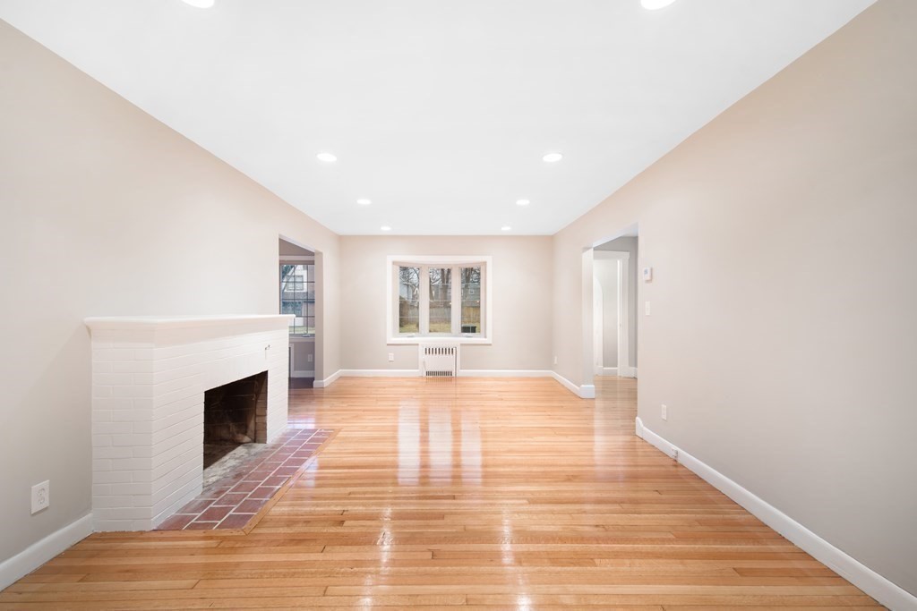 55 Perkins Street Springfield, MA 01118 - Photo 17 of 36 Gallery Image 17