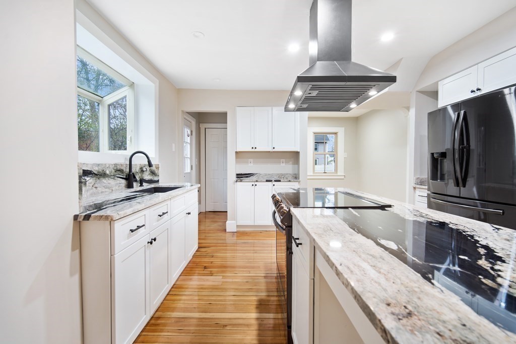 55 Perkins Street Springfield, MA 01118 - Photo 9 of 36 Gallery Image 9