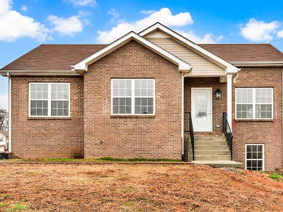1783 Ridge Runner Court Clarksville, TN 37042 - Photo 3 of 37 Gallery Image 3