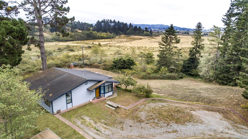 2084 Sunset Eureka, CA 95503 - Photo 1 of 49