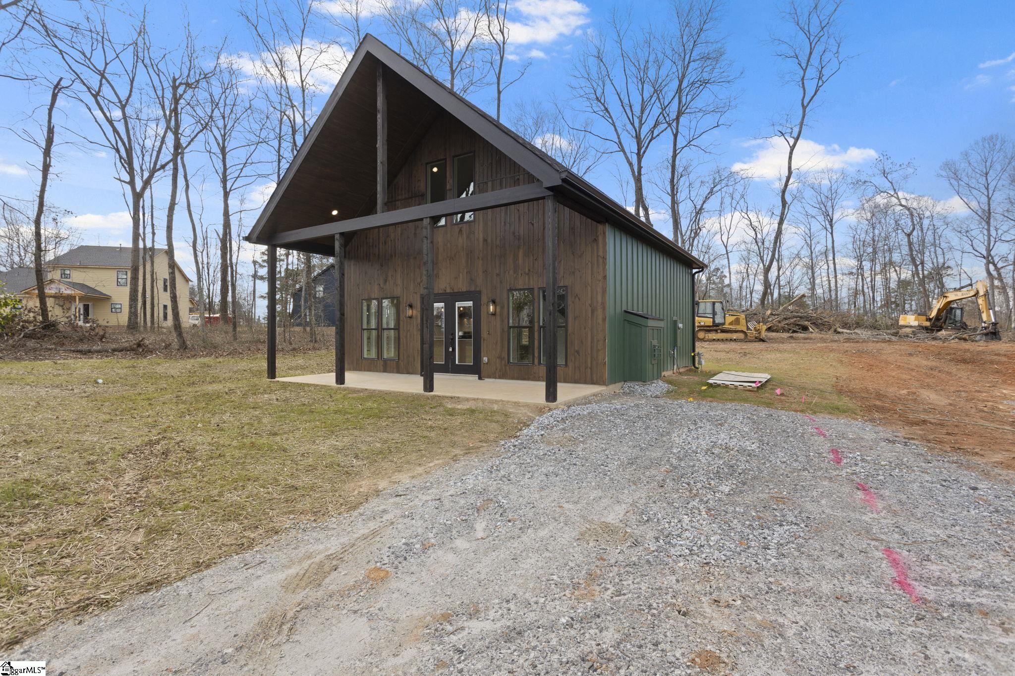 424 Fowler Road Campobello, SC 29322 - Photo 3 of 23