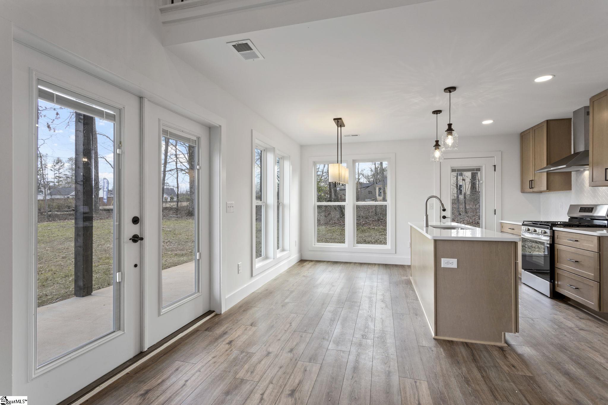 424 Fowler Road Campobello, SC 29322 - Photo 5 of 23