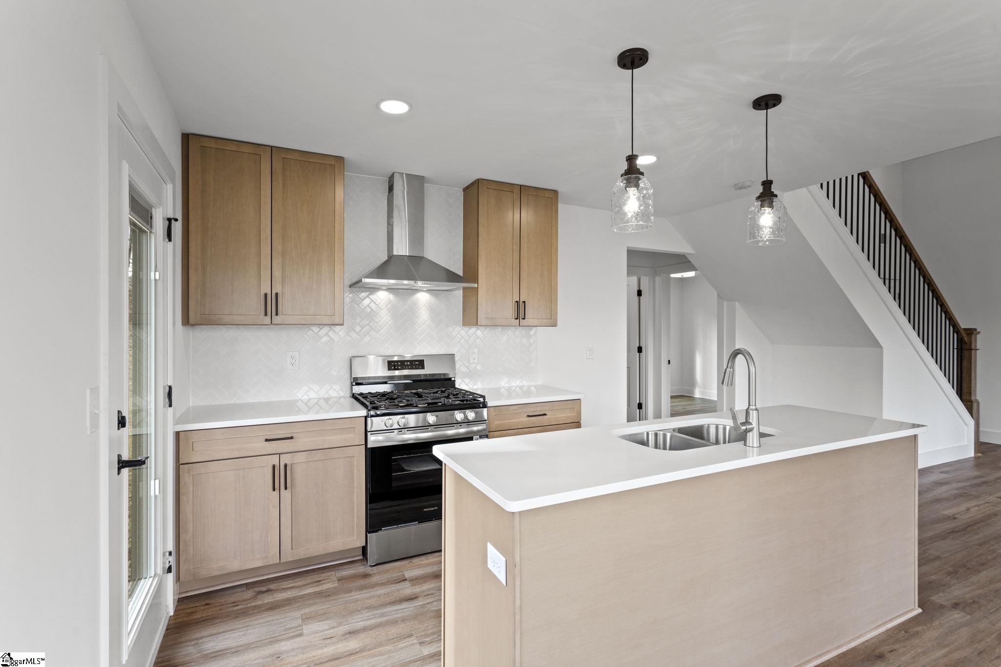 424 Fowler Road Campobello, SC 29322 - Photo 8 of 23