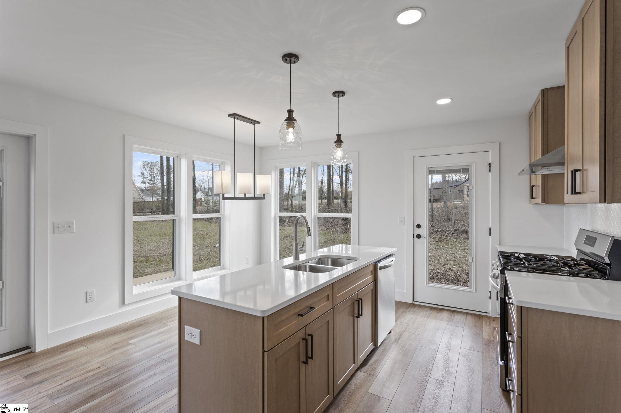 424 Fowler Road Campobello, SC 29322 - Photo 10 of 23