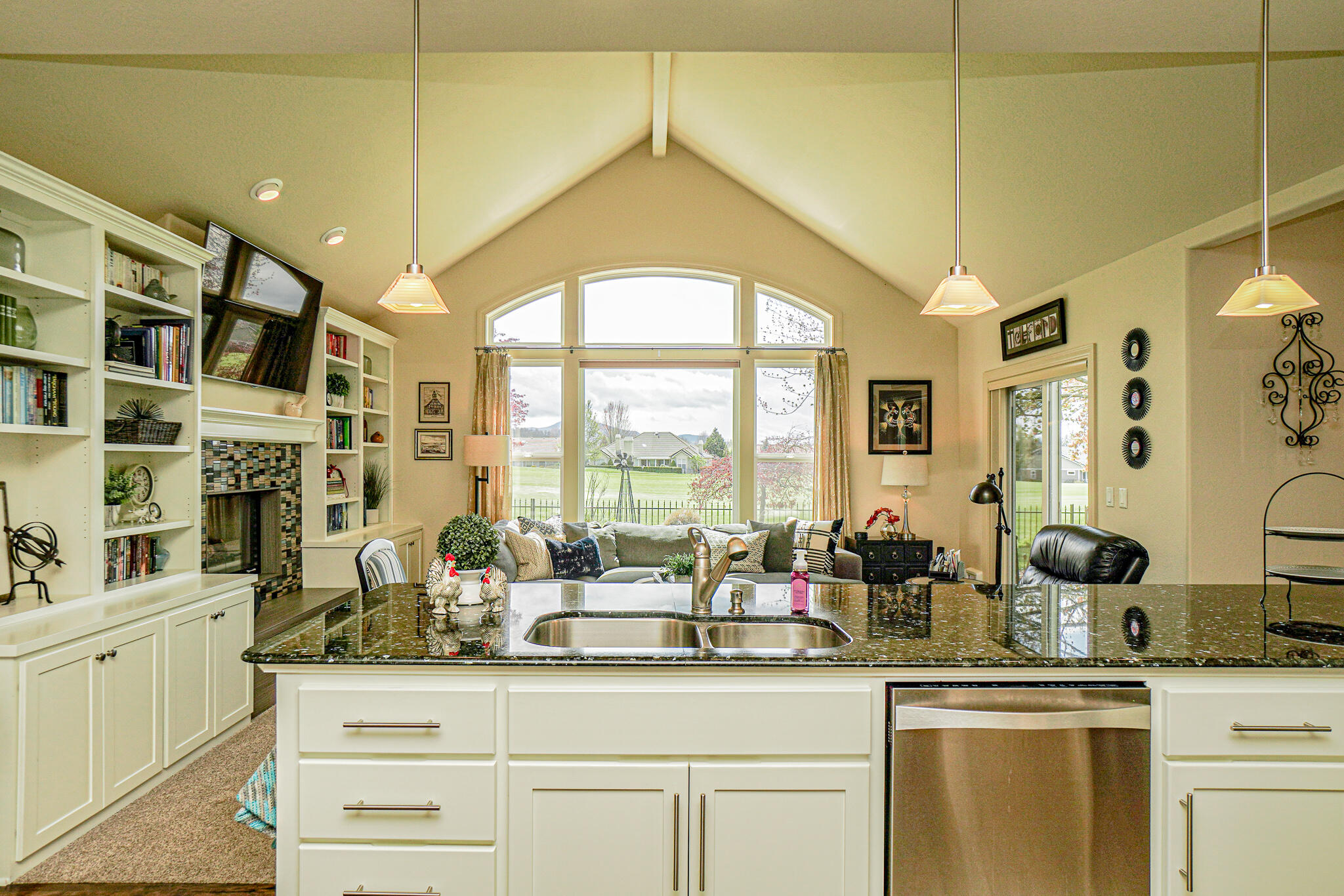 878 St Andrews Way Eagle Point, OR 97524 - Photo 41 of 55 DSC08358