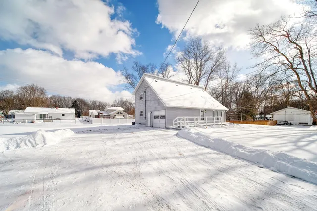 $259,900 | 3357 Robinson Road, Jackson, MI 49203