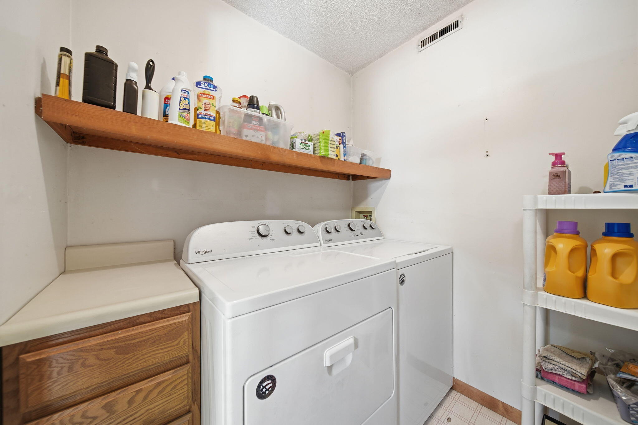 3357 Robinson Road Jackson, MI 49203 - Photo 14 of 26 laundry