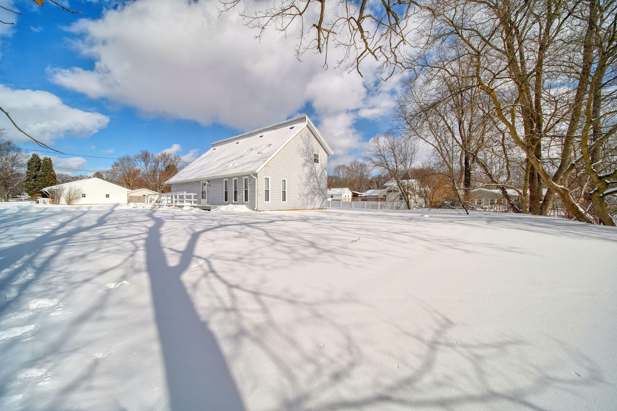 3357 Robinson Road Jackson, MI 49203 - Photo 21 of 26 front left