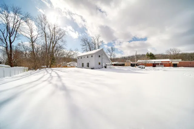 $259,900 | 3357 Robinson Road, Jackson, MI 49203