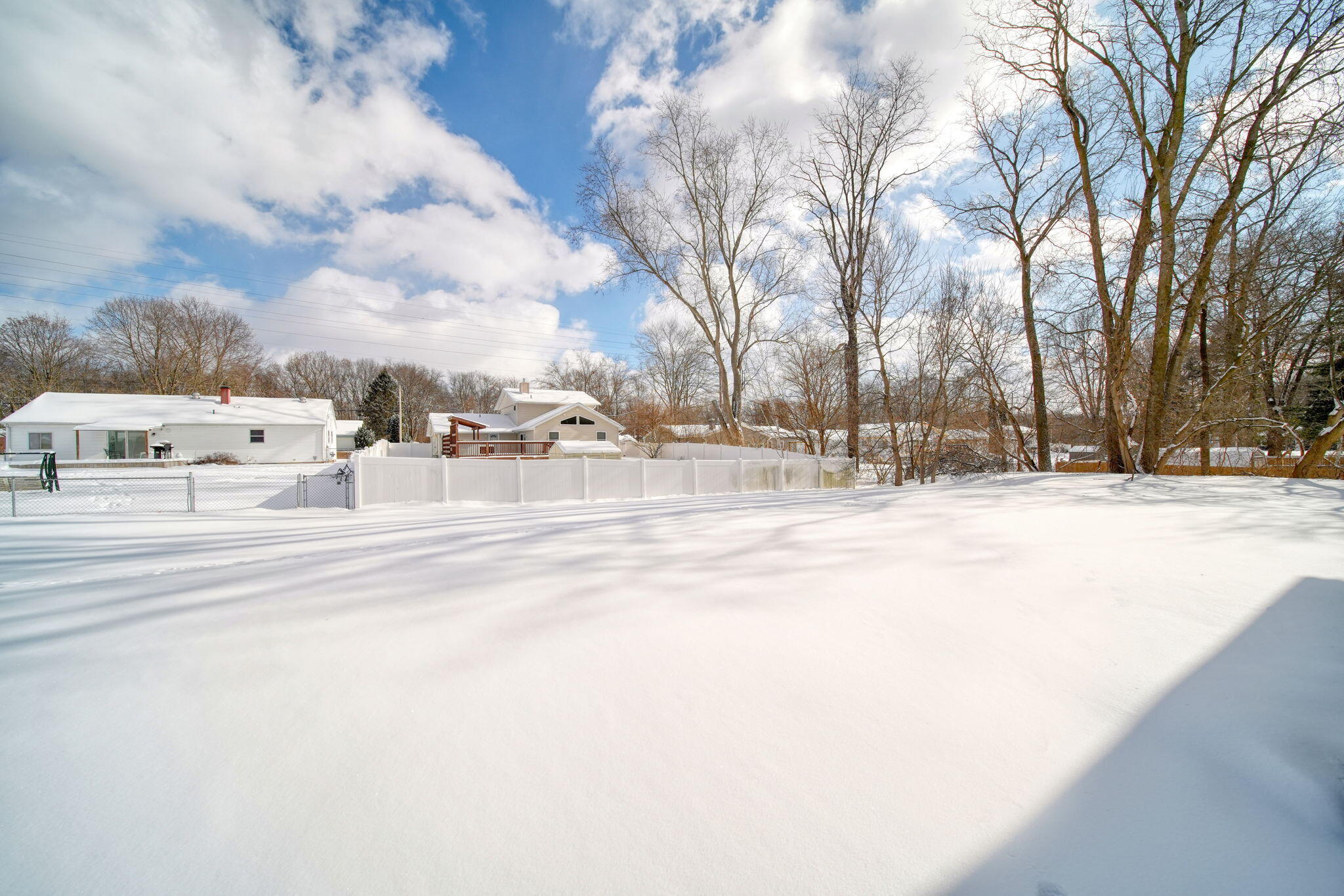3357 Robinson Road Jackson, MI 49203 - Photo 25 of 26 backyard
