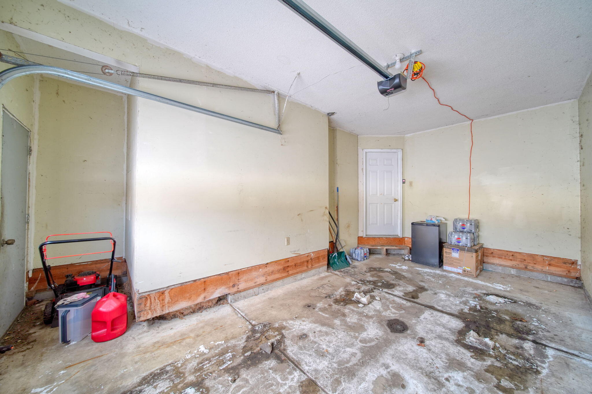 3357 Robinson Road Jackson, MI 49203 - Photo 26 of 26 garage interior