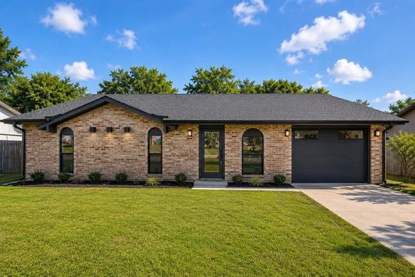 $314,500 | 132 Yorkshire Drive, Cedar Hill, TX 75104