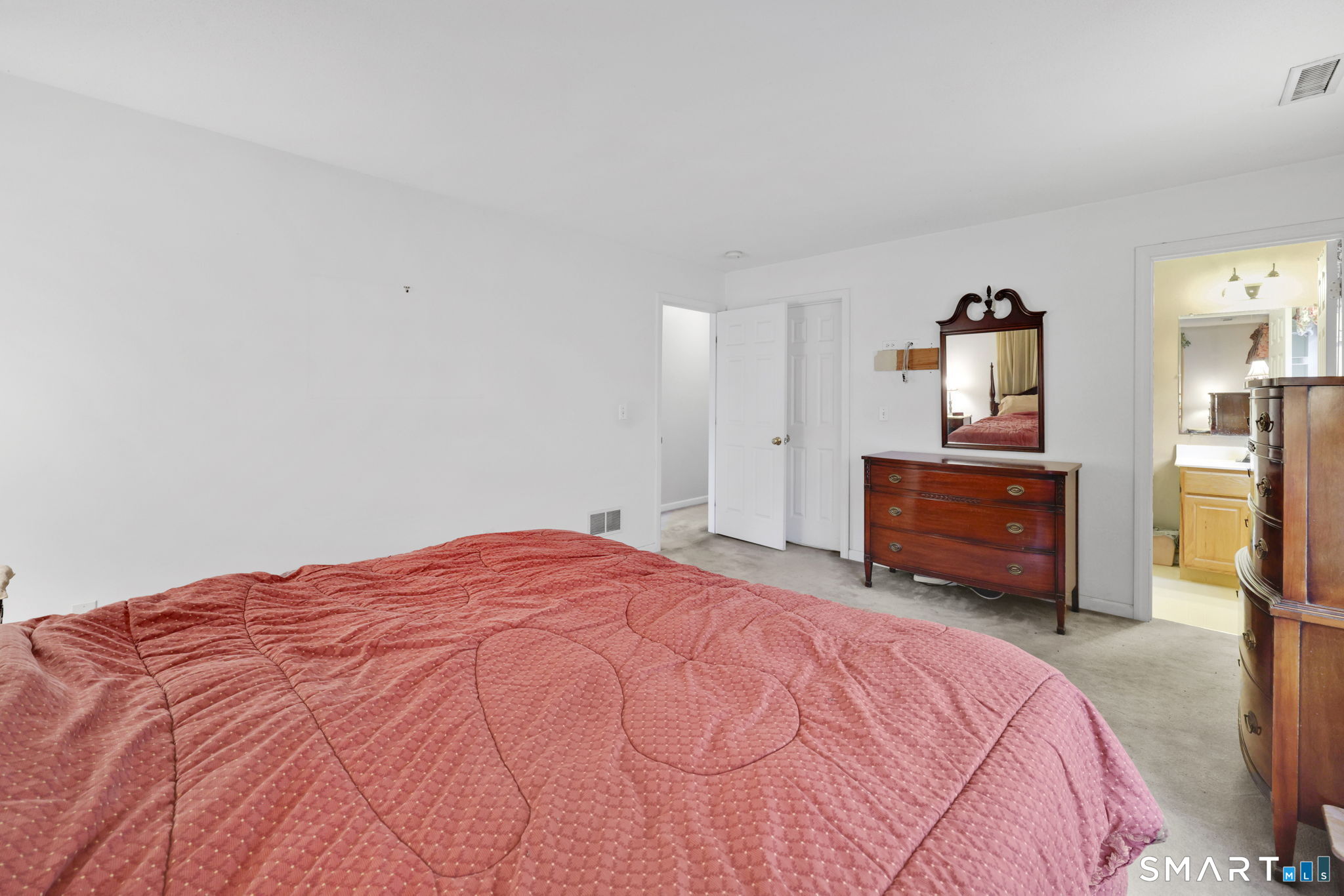 34 Laurel Street Enfield, CT 06082 - Photo 20 of 38