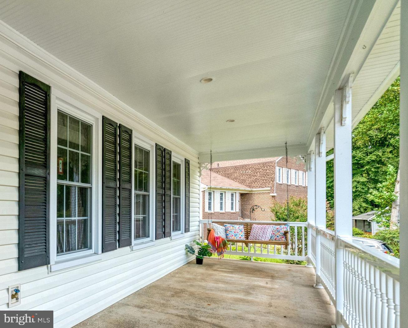 7704 Tower Woods Drive Springfield, VA 22153 - Photo 4 of 51