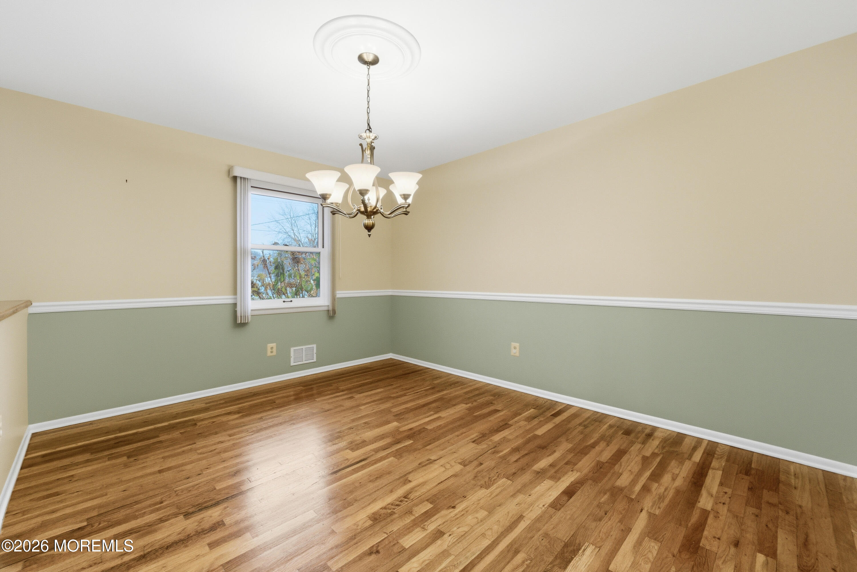 35 Pease Road Manalapan, NJ 07726 - Photo 16 of 42 35PeaseRd-15